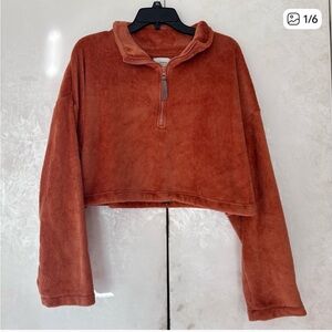 Urban Outfitters Angela Cropped
Fleece Pullover